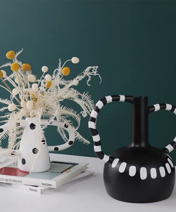 livvi Monochrome Graphic Double-Handle Vase