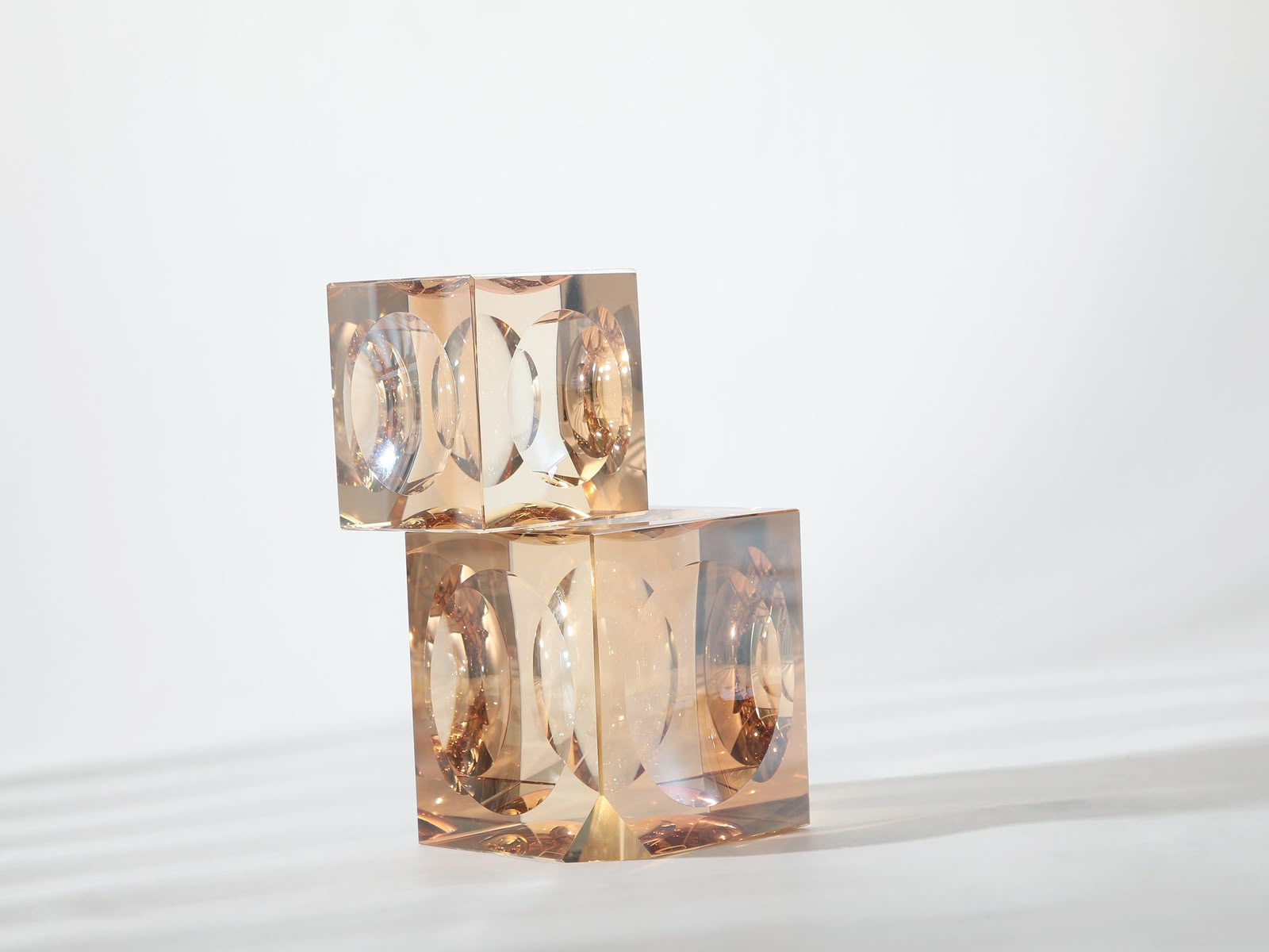 Livvi Crystal Bubble Cube Object - Image 3